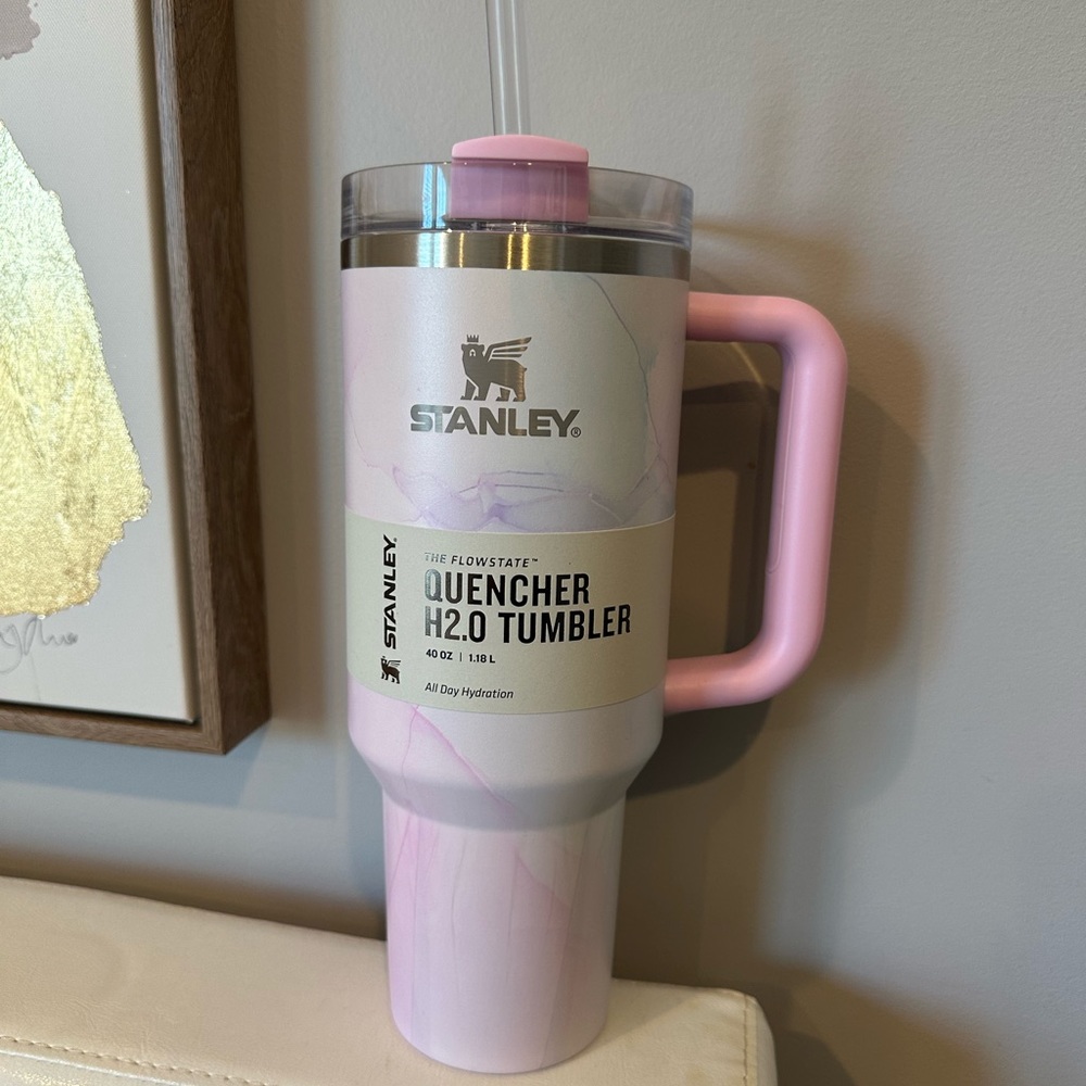 Stanley Flowstate Quencher H2.0 Tumbler 40 oz Target Limited Pink Marble Swirl!